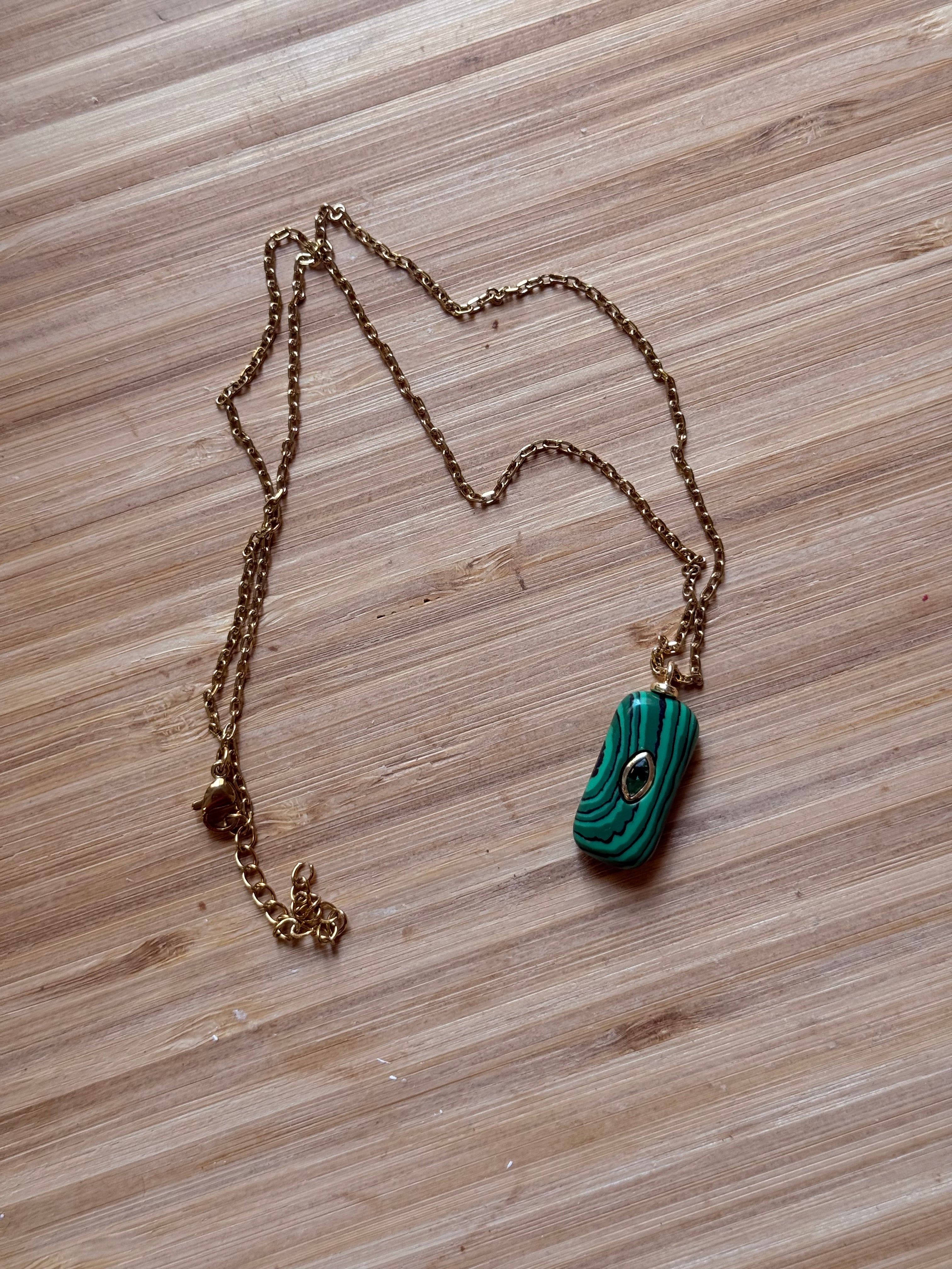 Colgante verde