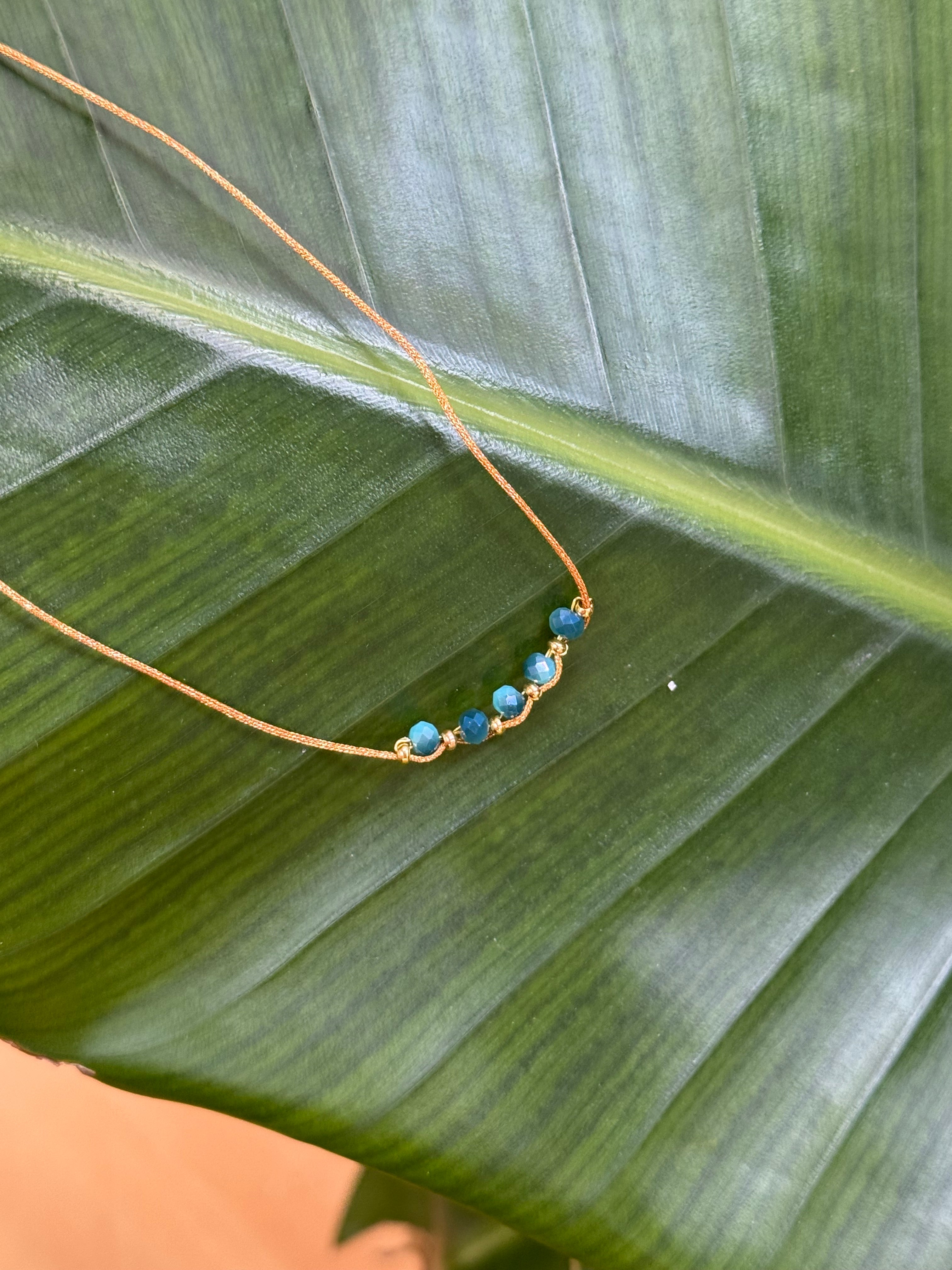 Collar mini bolitas azul